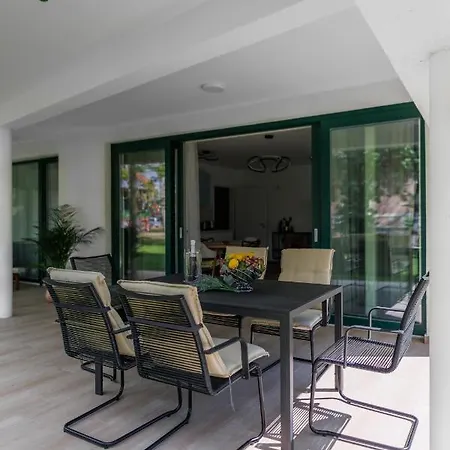 Villa Bauhaus Wellness Apartman Fsz. 3 Siofok Exterior photo