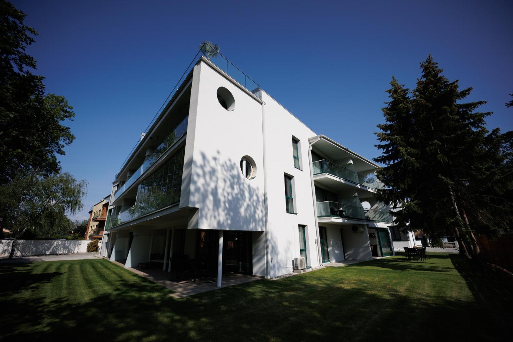 Bauhaus Wellness Fsz. 3 Siofok